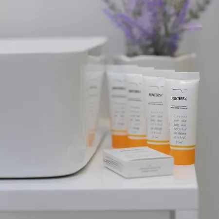 Cosy On Wola Goleszowska By Renters * 바르샤바