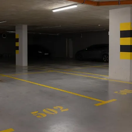 Cosy On Wola Goleszowska By Renters 아파트