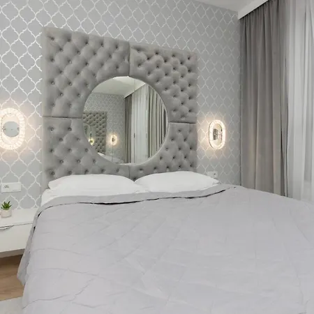 Cosy On Wola Goleszowska By Renters 바르샤바