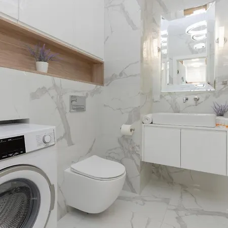 Cosy On Wola Goleszowska By Renters 아파트 *