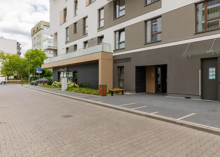 Cosy On Wola Goleszowska By Renters * Varsó