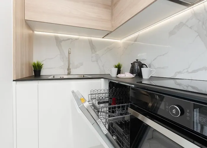 Cosy On Wola Goleszowska By Renters * Varsó