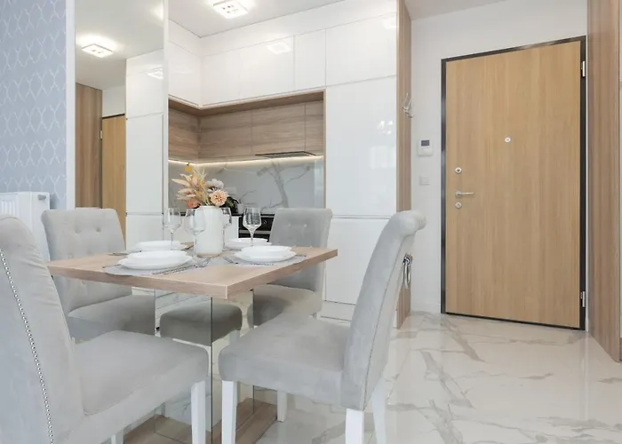 Cosy On Wola Goleszowska By Renters Apartman Varsó